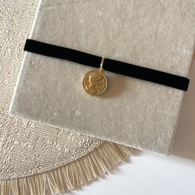 CHOKER VELLUTO NERO CON MONETA